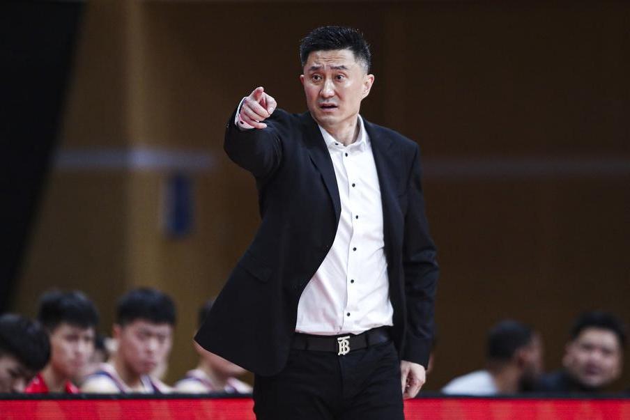 篮球联赛迎来新赛季，球员球迷期待高潮
