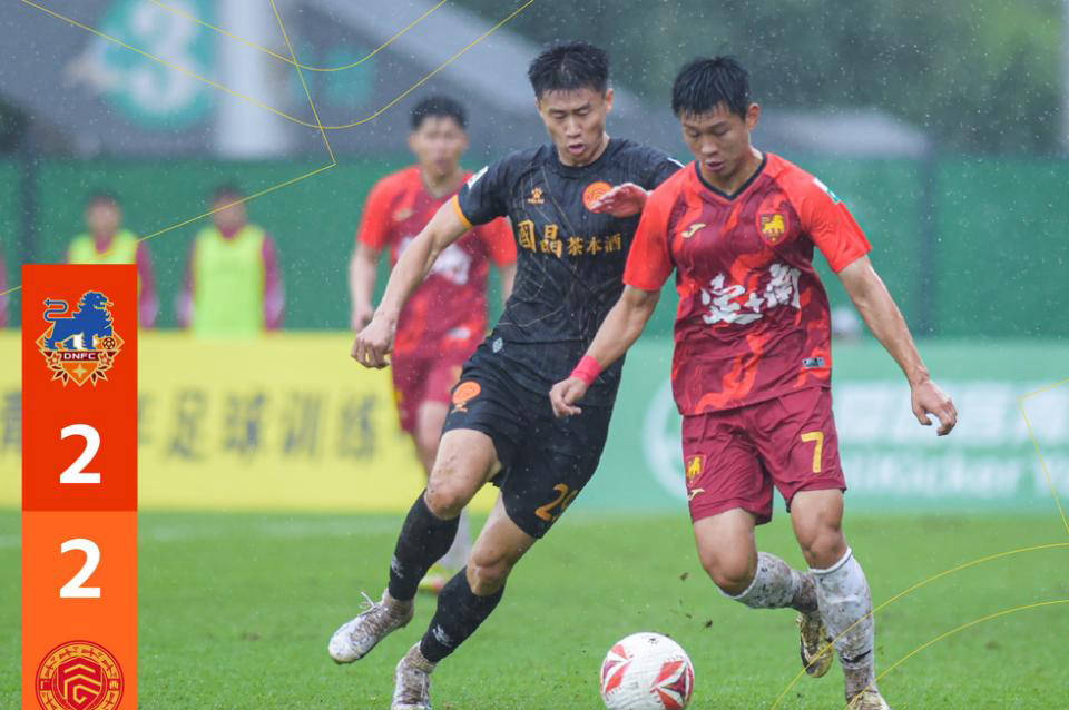 关于激战正酣：中超球员奋勇争先，带领球队取得胜利的信息